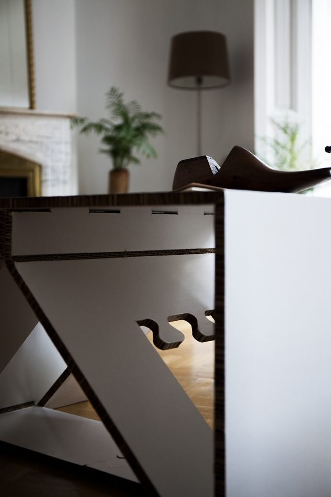 cardboard-furniture-diseno-mesa-carton-axioma-auxiliar-table